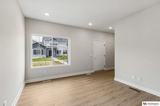11422 N 160 Court, Bennington, NE 68007