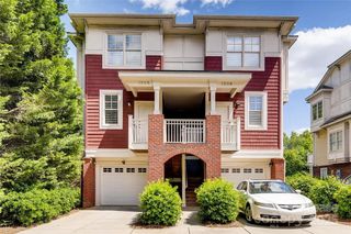 1305 Summit Greenway Court, Charlotte, NC 28208