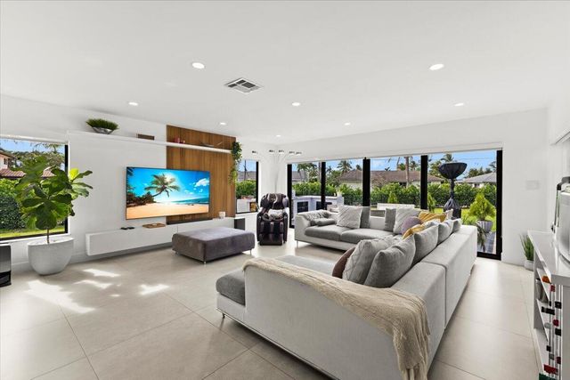 1049 W Palmetto Park Road, Boca Raton, FL 33486