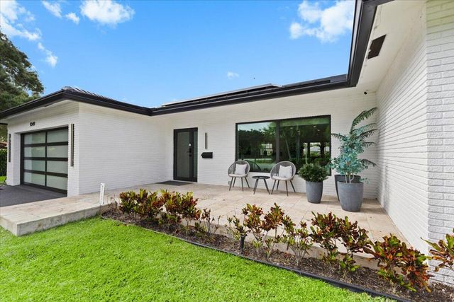 1049 W Palmetto Park Road, Boca Raton, FL 33486