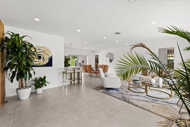 1049 W Palmetto Park Road, Boca Raton, FL 33486