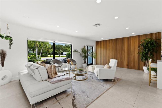 1049 W Palmetto Park Road, Boca Raton, FL 33486