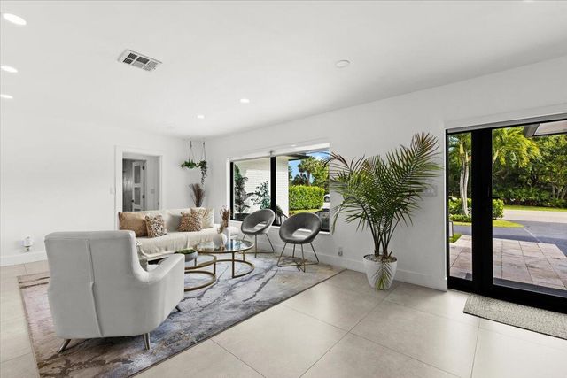 1049 W Palmetto Park Road, Boca Raton, FL 33486