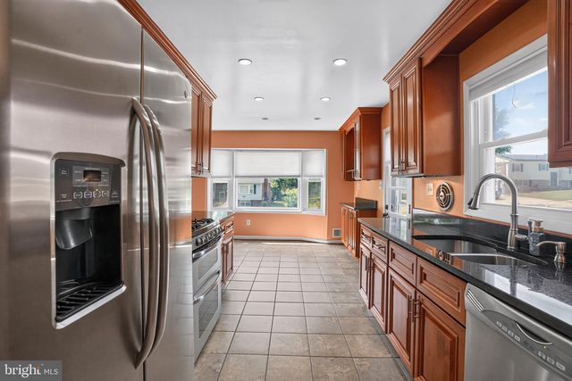 6102 BROOKE JANE DR, Clinton, MD 20735