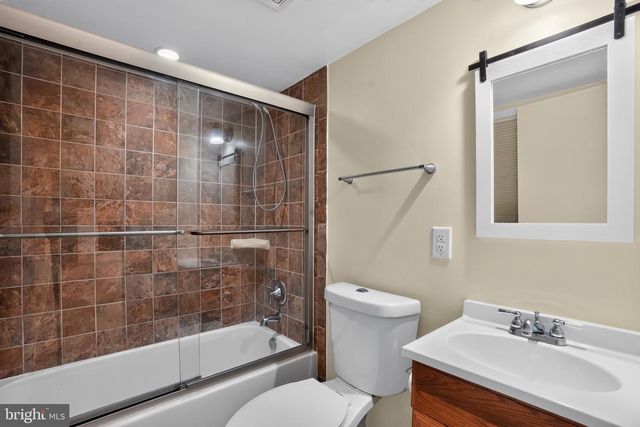 6102 BROOKE JANE DR, Clinton, MD 20735