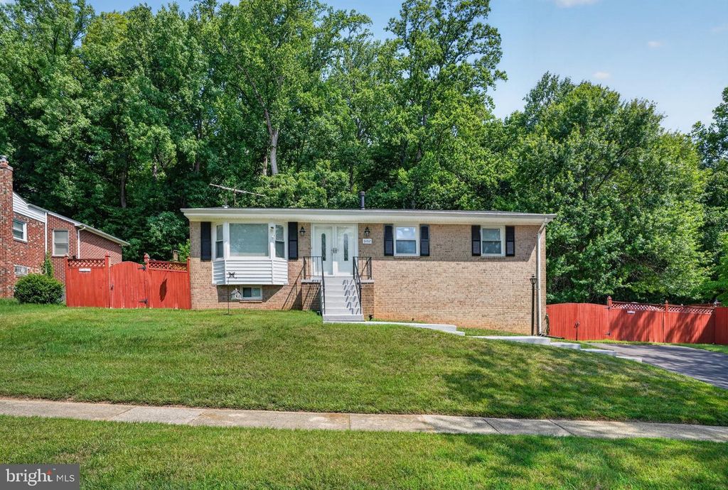 6102 BROOKE JANE DR, Clinton, MD 20735