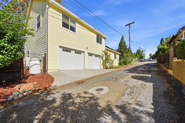 125 E Oak St, Colfax, CA 95713