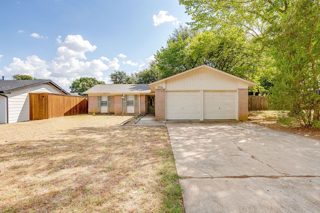 1116 Woodbrook Street, Arlington, TX 76011 — exterior