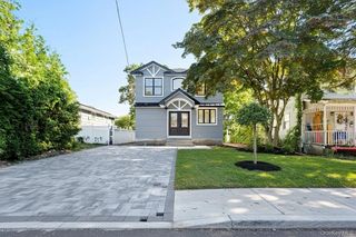 86 Moffitt Boulevard, Islip, NY 11751