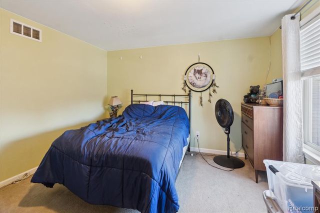 20387 Villa Grande Circle 19, Clinton Township, MI 48038