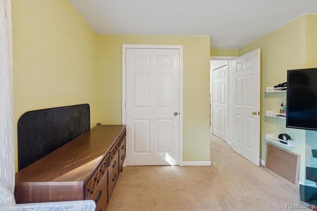 20387 Villa Grande Circle 19, Clinton Township, MI 48038