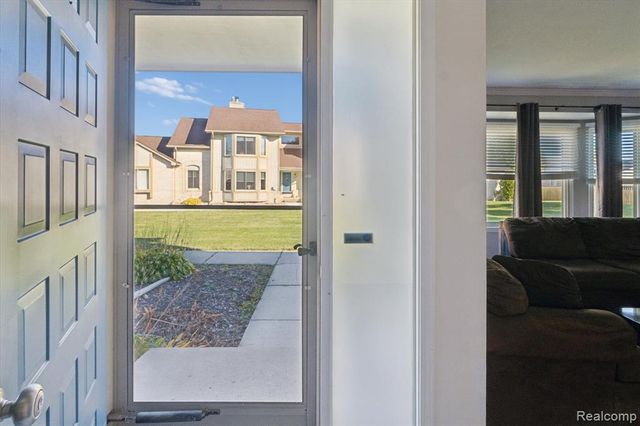 20387 Villa Grande Circle 19, Clinton Township, MI 48038