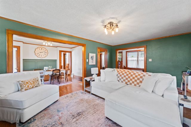330 W 9th Street S, Newton, IA 50208