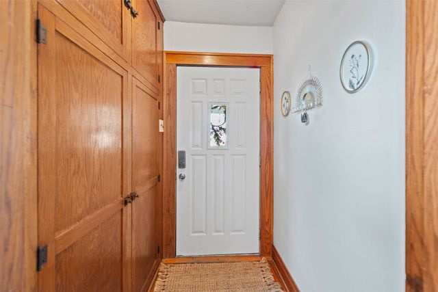 330 W 9th Street S, Newton, IA 50208