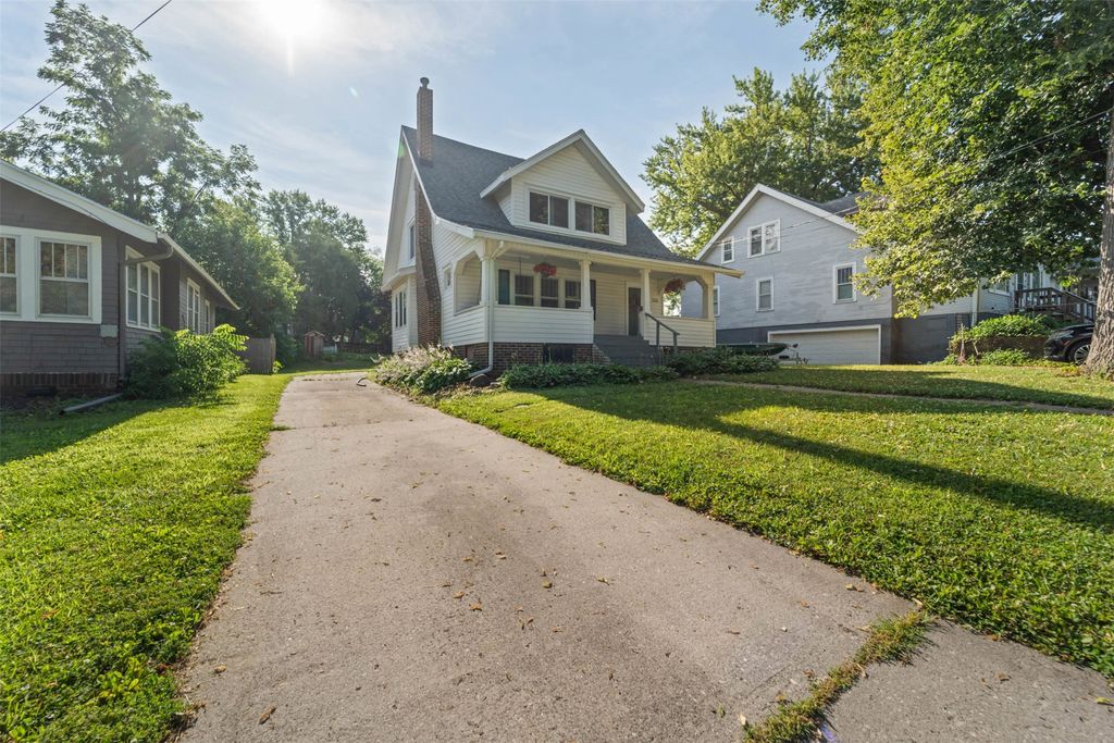 330 W 9th Street S, Newton, IA 50208