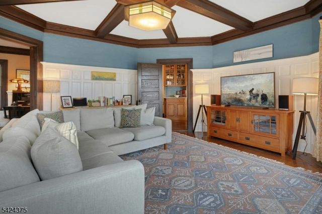 18 Ball Road, Mountain Lakes Boro, NJ 07046