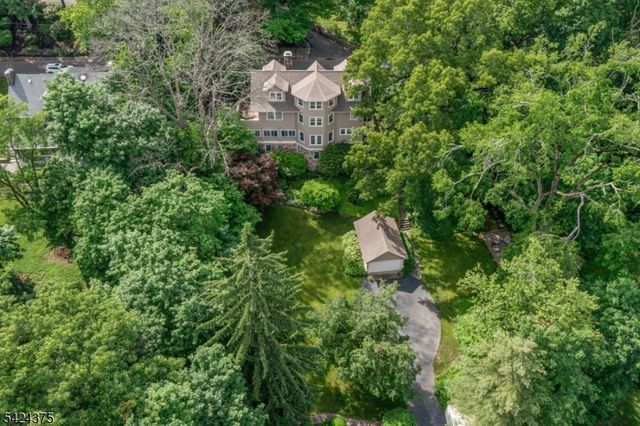 18 Ball Road, Mountain Lakes Boro, NJ 07046