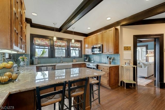 18 Ball Road, Mountain Lakes Boro, NJ 07046