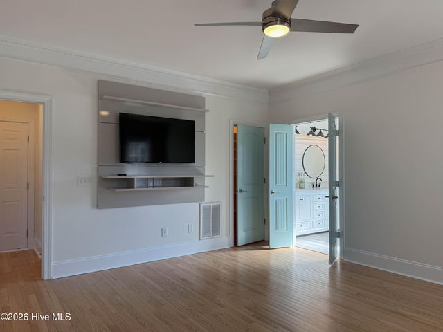 114 Cove Side Lane, Hampstead, NC 28443