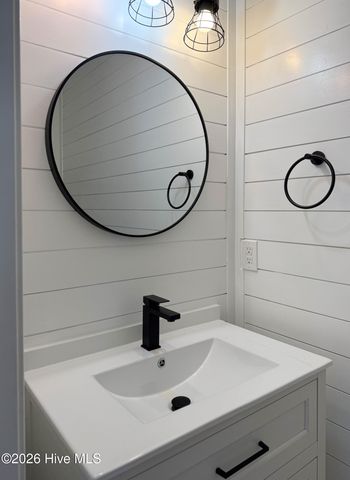 114 Cove Side Lane, Hampstead, NC 28443