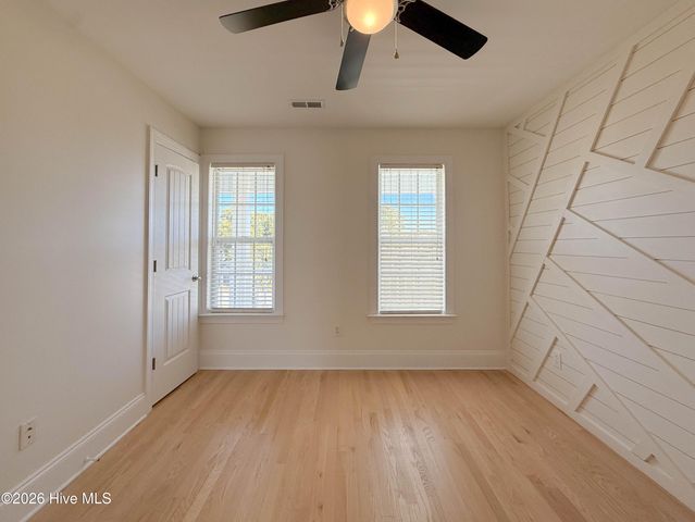 114 Cove Side Lane, Hampstead, NC 28443