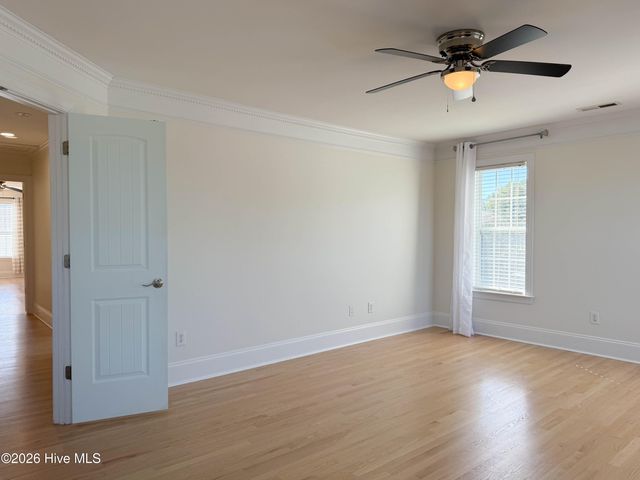 114 Cove Side Lane, Hampstead, NC 28443