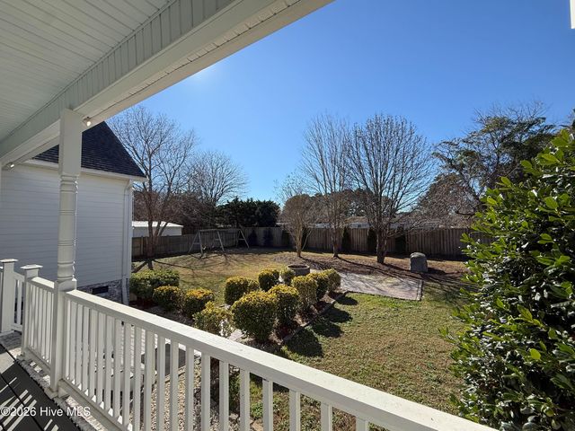 114 Cove Side Lane, Hampstead, NC 28443