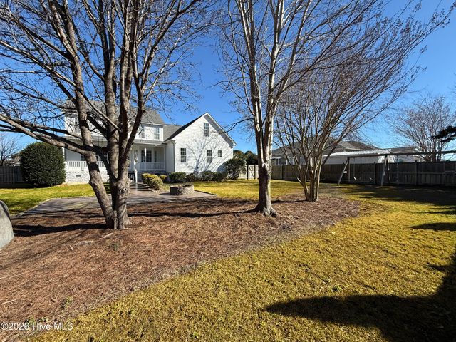 114 Cove Side Lane, Hampstead, NC 28443