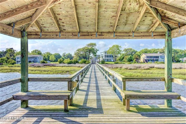 114 Cove Side Lane, Hampstead, NC 28443