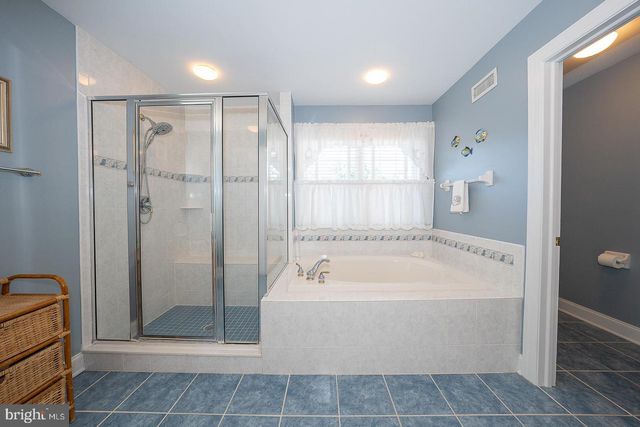 12 SHADY BROOK LN, Malvern, PA 19355