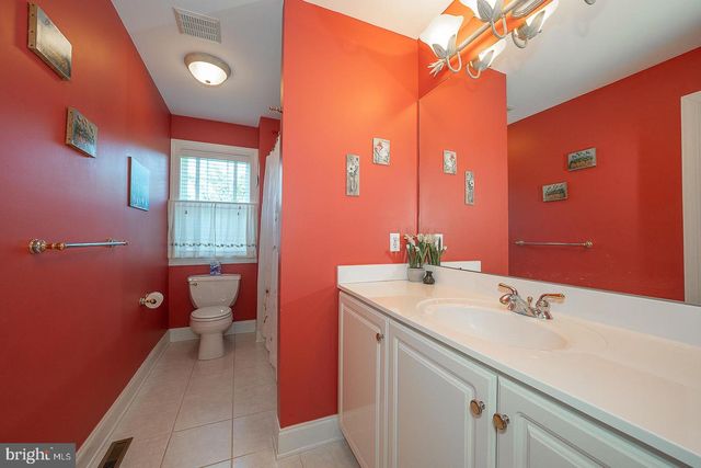12 SHADY BROOK LN, Malvern, PA 19355