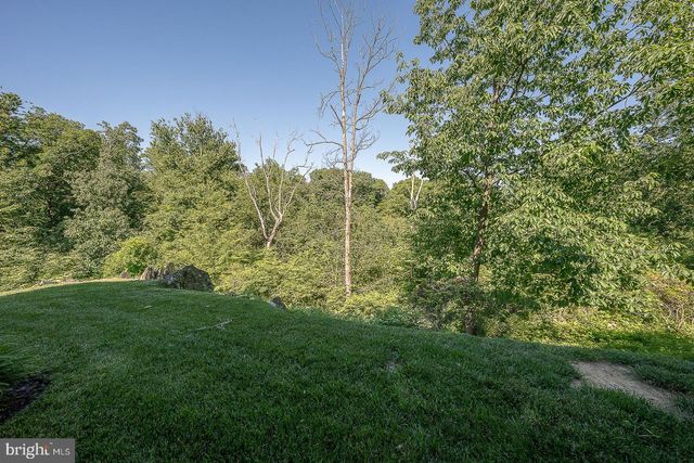 12 SHADY BROOK LN, Malvern, PA 19355