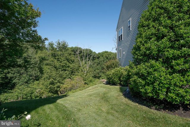 12 SHADY BROOK LN, Malvern, PA 19355