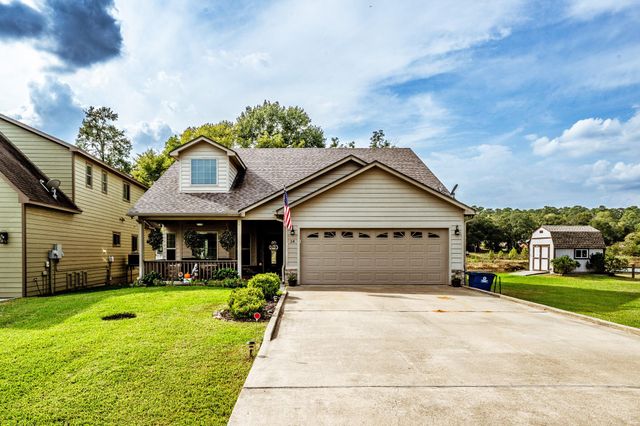 14 Wildwood Lake Dr, Huntsville, TX 77340