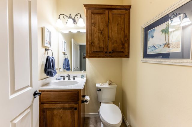 14 Wildwood Lake Dr, Huntsville, TX 77340