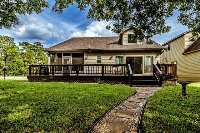 14 Wildwood Lake Dr, Huntsville, TX 77340