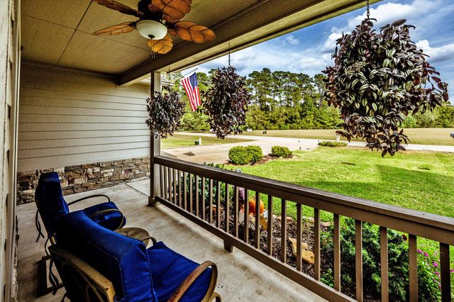 14 Wildwood Lake Dr, Huntsville, TX 77340