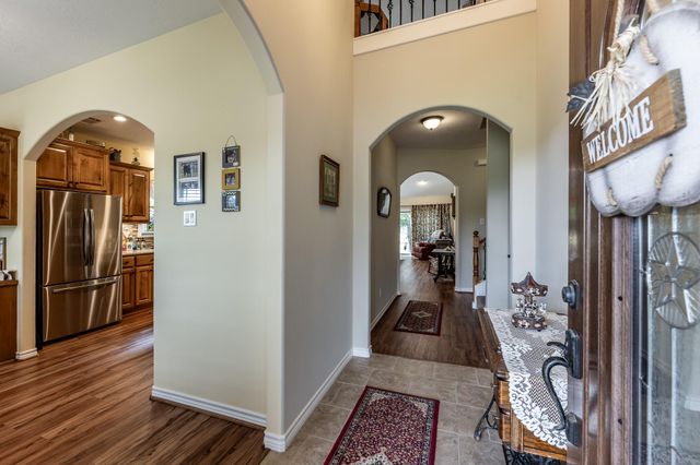 14 Wildwood Lake Dr, Huntsville, TX 77340