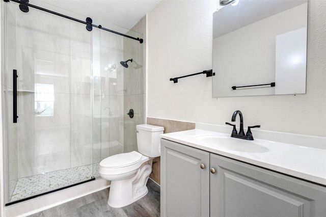 9700 Leawood Boulevard 201, Houston, TX 77099