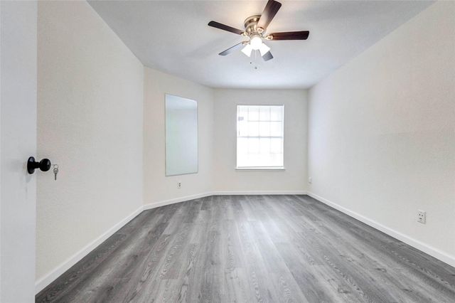 9700 Leawood Boulevard 201, Houston, TX 77099