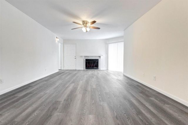 9700 Leawood Boulevard 201, Houston, TX 77099