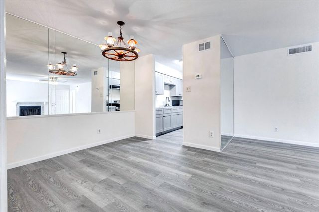 9700 Leawood Boulevard 201, Houston, TX 77099