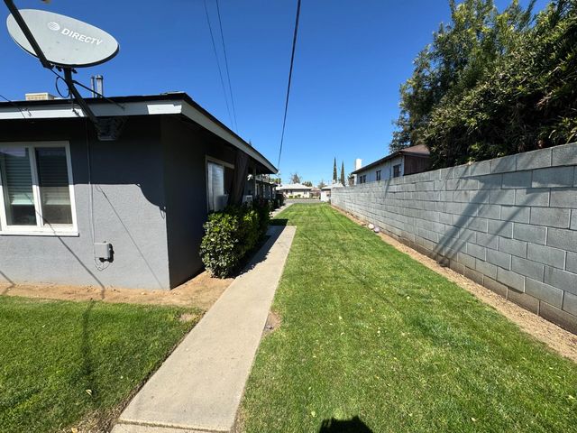 3236 E Clinton Avenue, Fresno, CA 93703