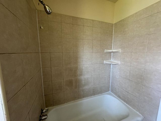 3236 E Clinton Avenue, Fresno, CA 93703