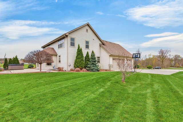 N72W24549 Swanson COURT, Sussex, WI 53089