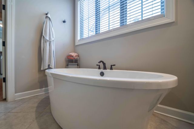 5565 HAYES CREST CIR W, Arlington, TN 38002