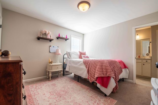 5565 HAYES CREST CIR W, Arlington, TN 38002