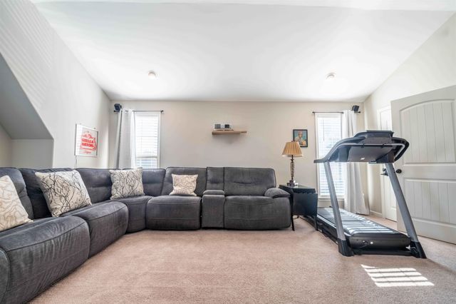 5565 HAYES CREST CIR W, Arlington, TN 38002