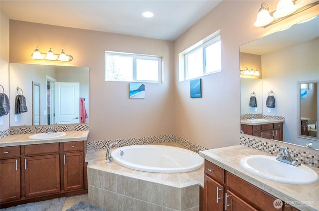 8129 152nd Street Ct E, Puyallup, WA 98375