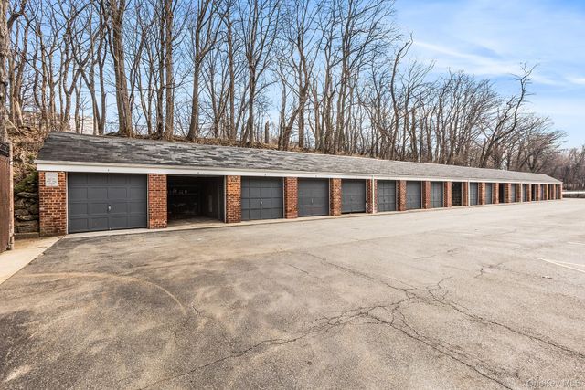 320 S Broadway R5, Tarrytown, NY 10591